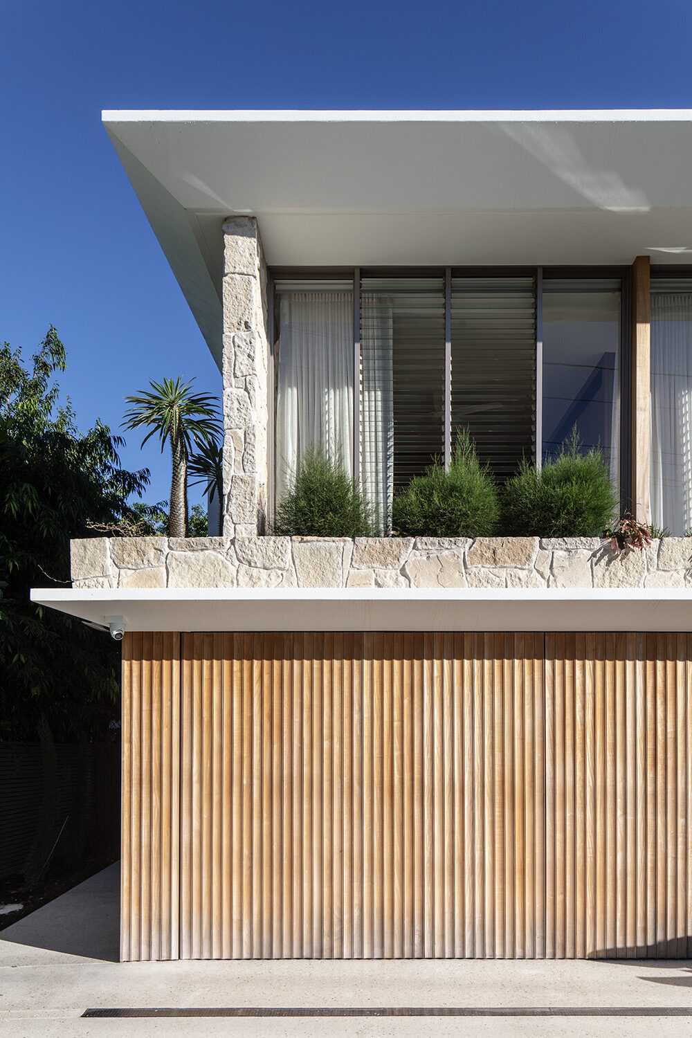 Allambi Terrace — exterior detail