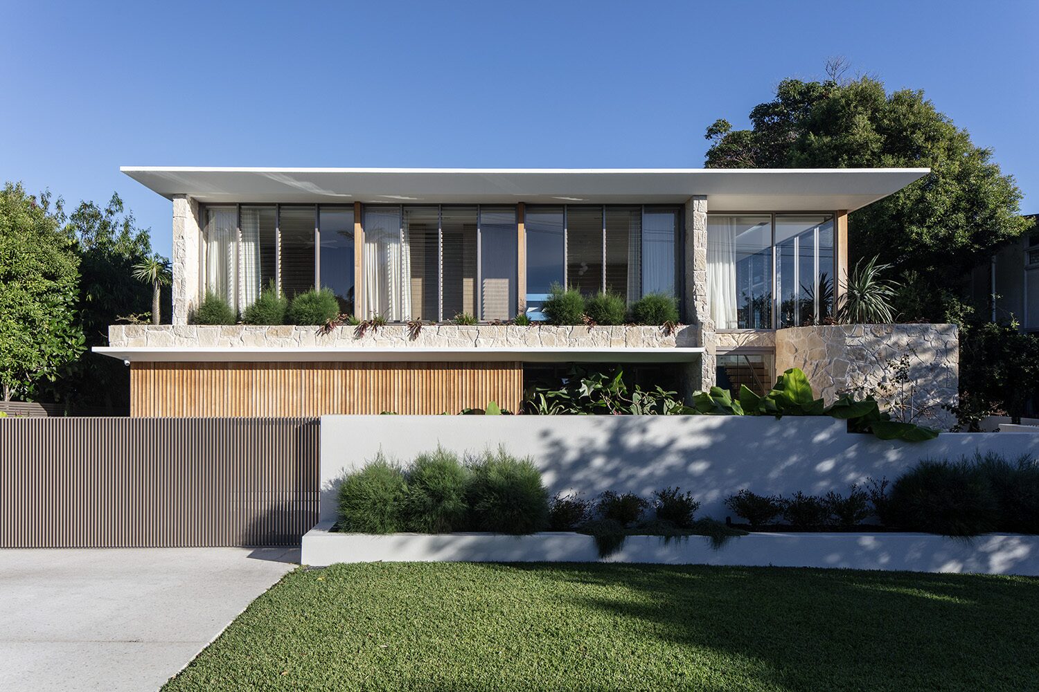 Allambi Terrace, front facade — designed by Aboda Design, built by DRM Design and Construction