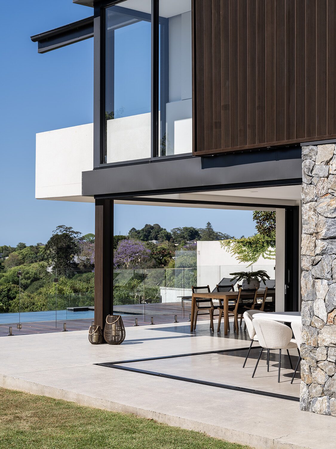 Amaroo — exterior