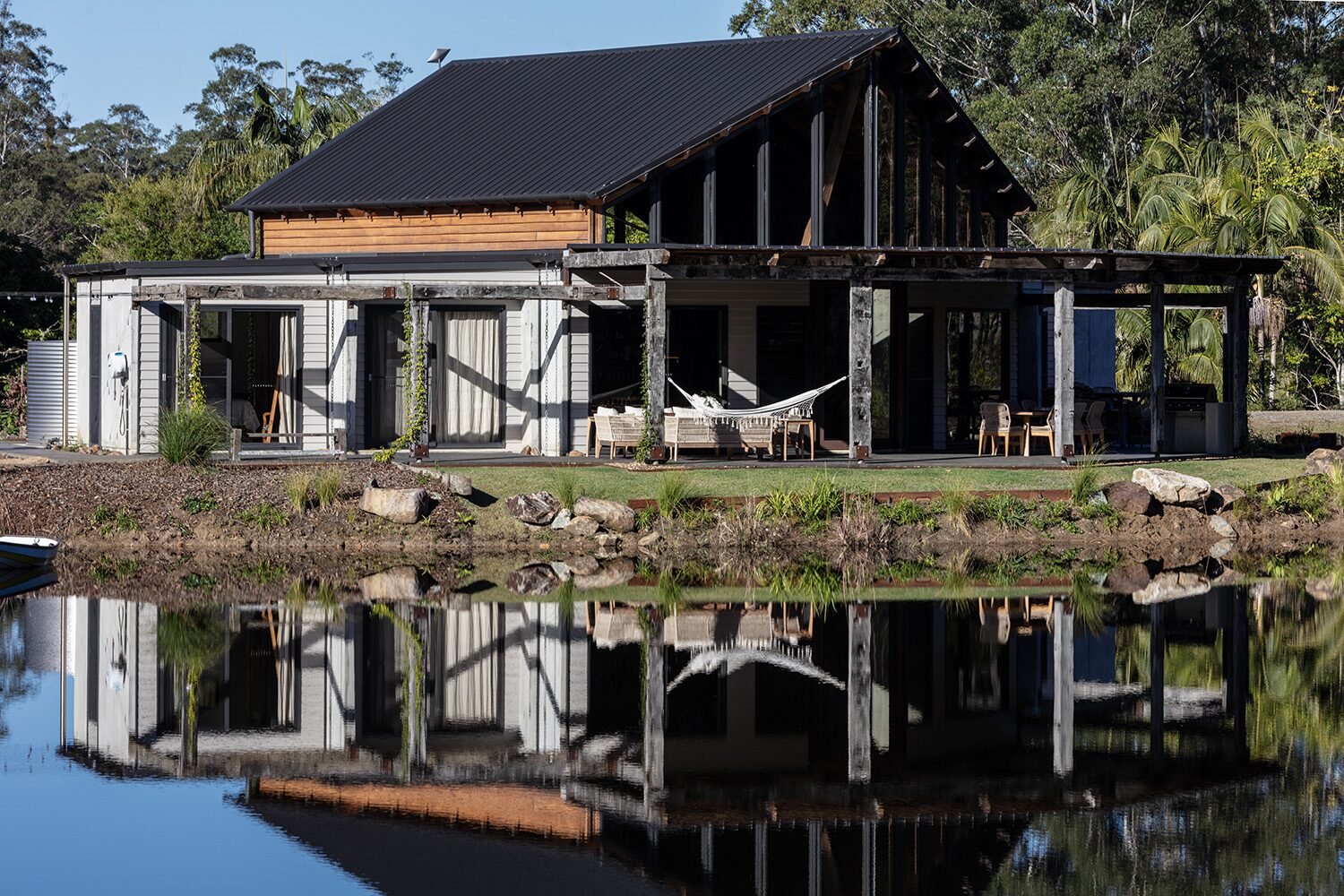 Arrowwood Acres — rear facade and alfresco dining