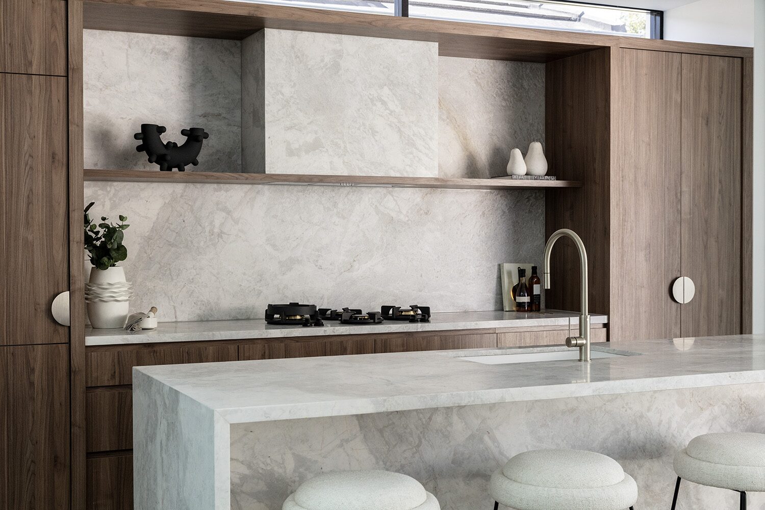 Binaville — kitchen, marble splashback and shelving