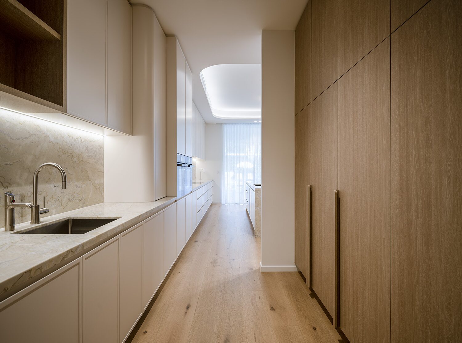 Canopus 2.0 — kitchen and dining, curved ceiling