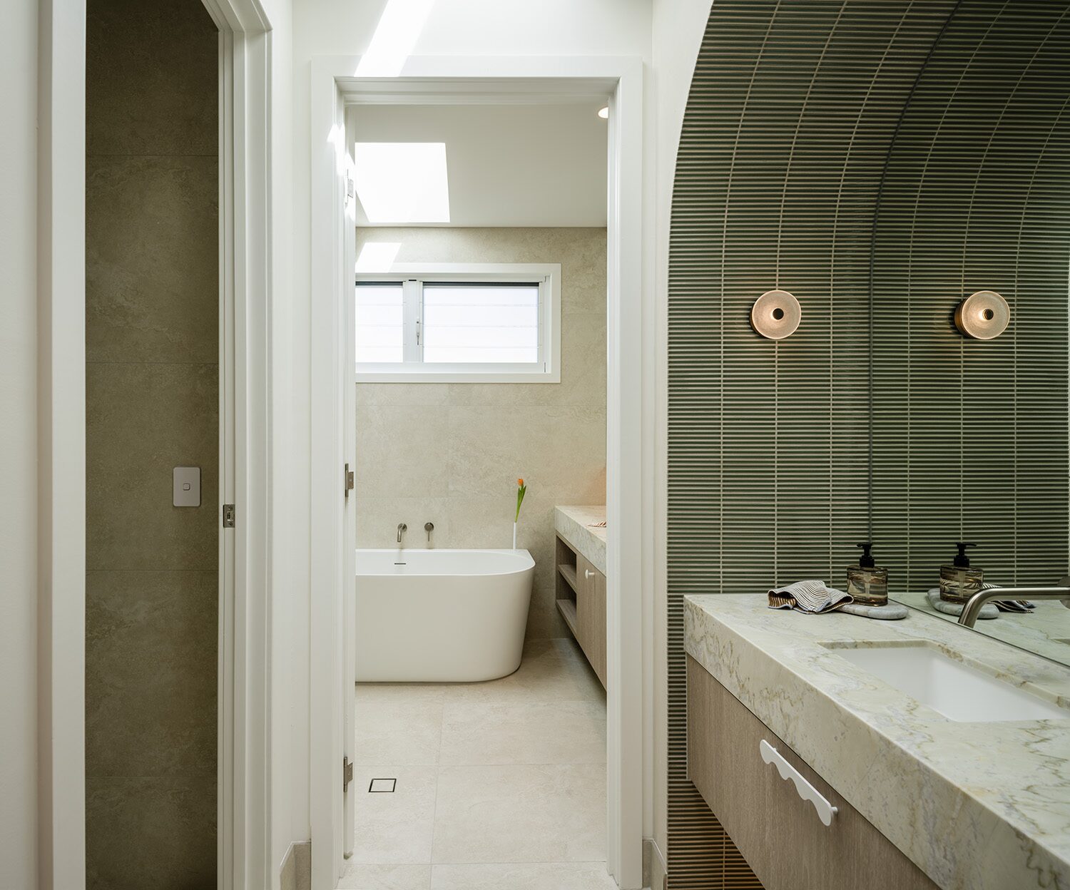 Canopus 2.0 — kitchen, marble island detail