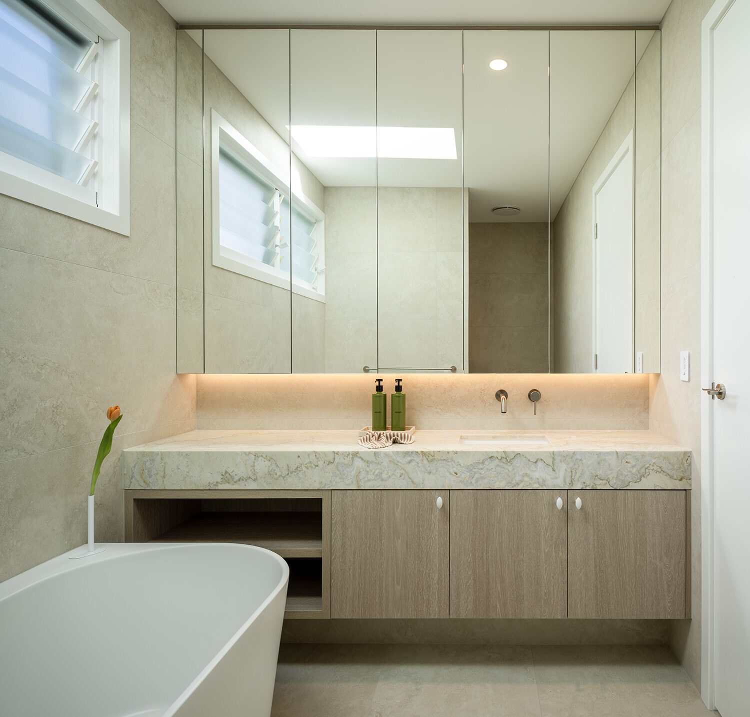 Canopus 2.0 — interior detail
