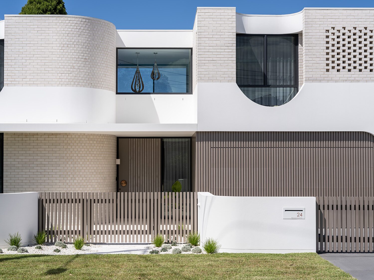 Miranda — exterior facade