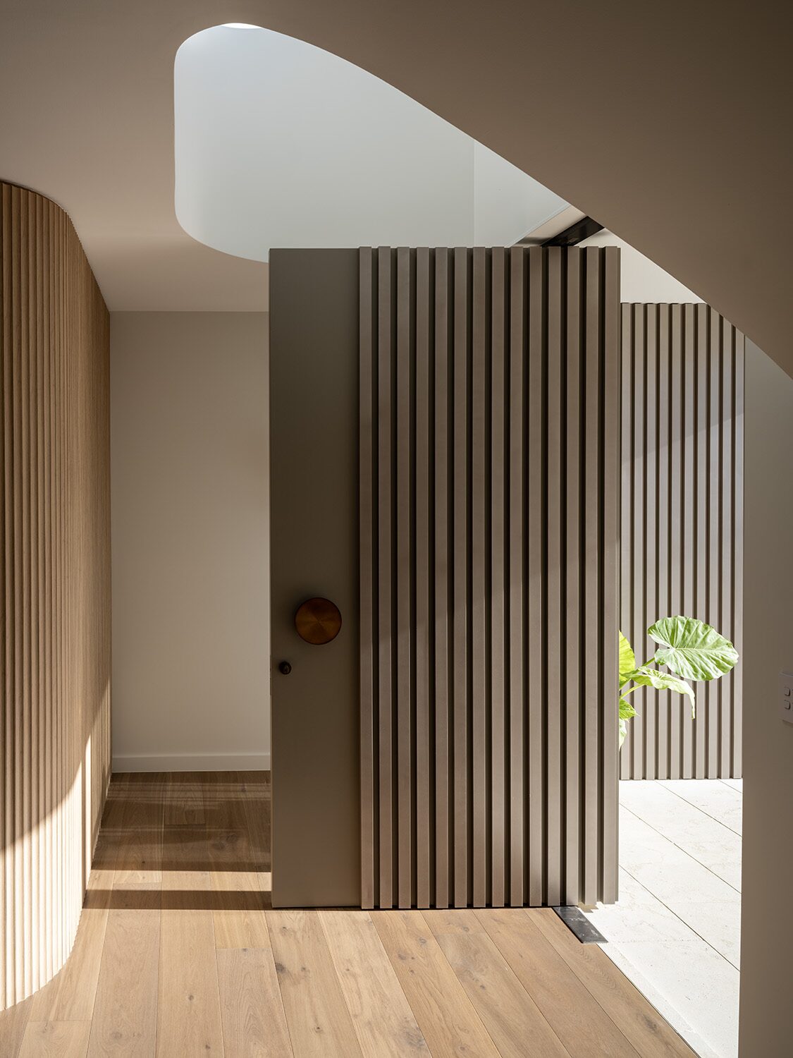 Miranda — interior hallway