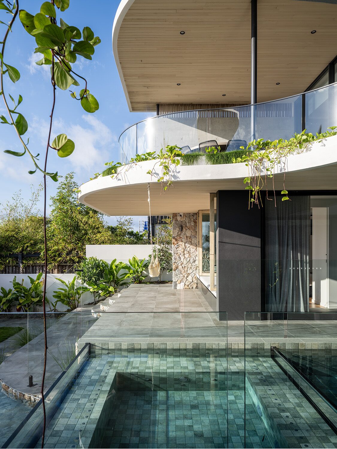 Netherby Rise — balcony and pool