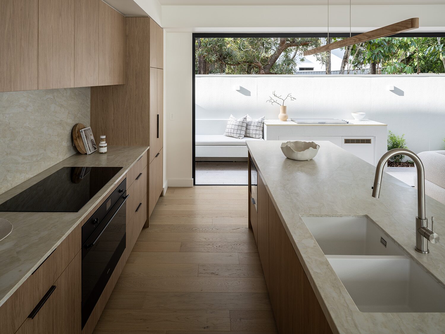 Noosaville — interior detail