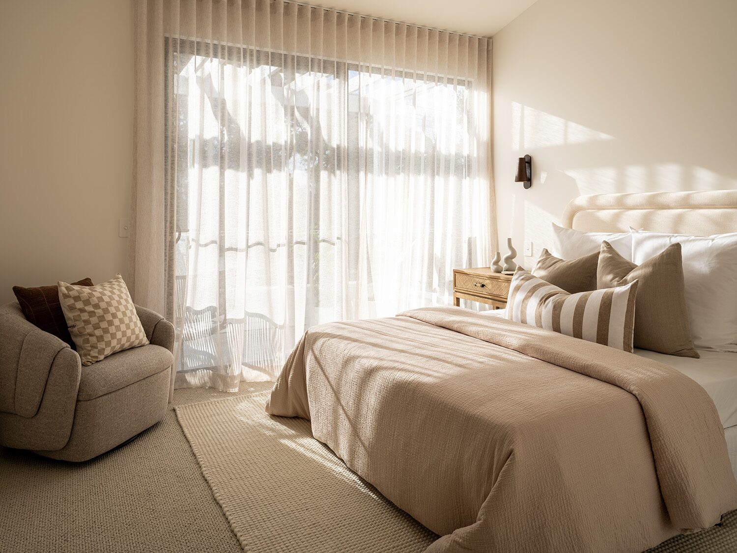 Noosaville — interior detail