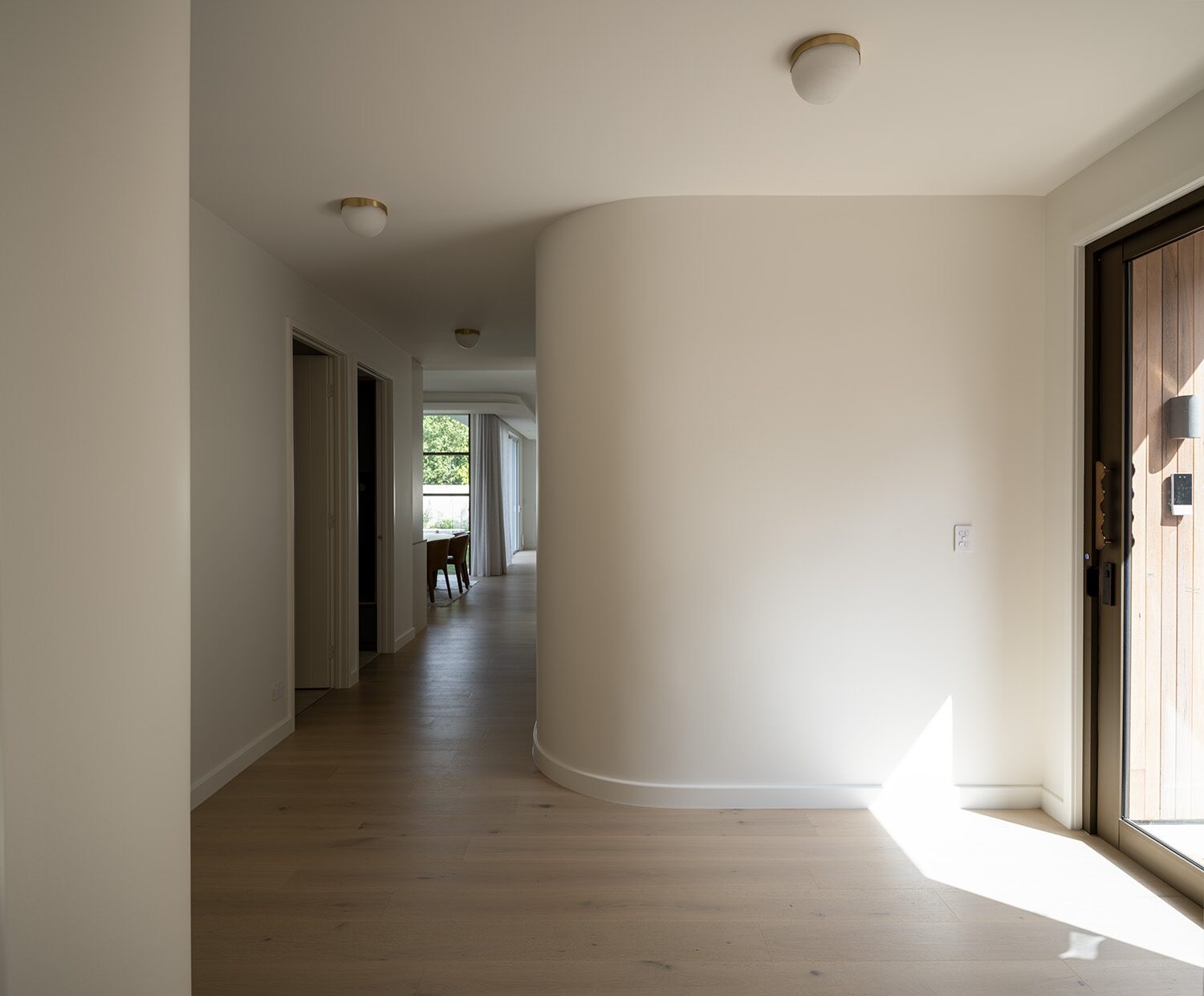 Pelham — curved hallway