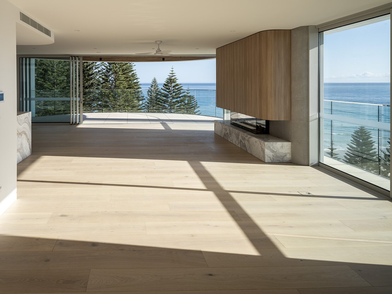 Rockpool — living room, fireplace and ocean view