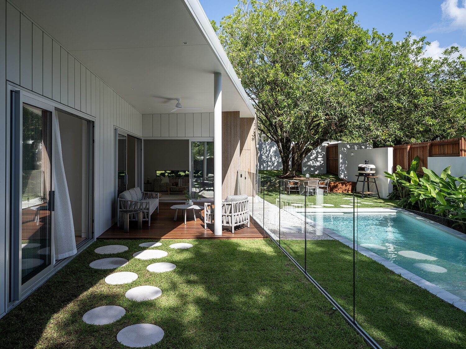 Tarina — exterior facade
