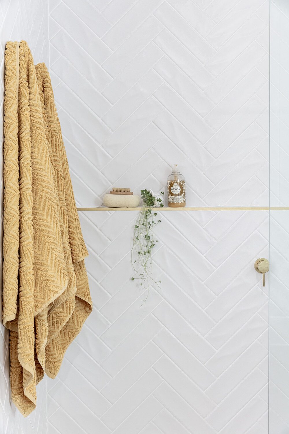 Vantage — ensuite shower detail