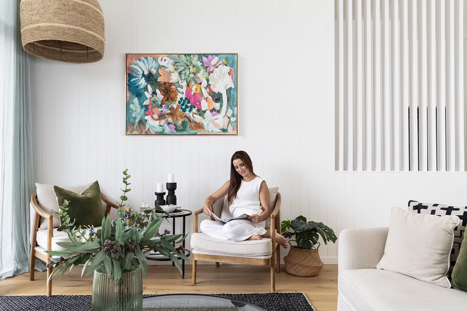 Vantage — living room, artwork nook